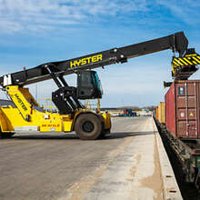 Водитель тягача портового