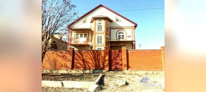 Дом 422 м² на участке 7 сот. в Крымске