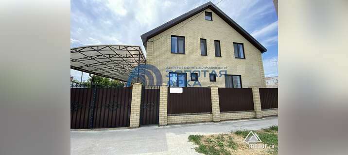 Дом 300 м² на участке 6 сот. в Славянске-на-Кубани